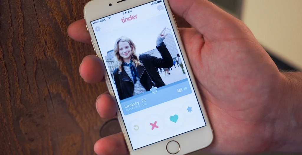 Tinder тестує групові побачення: замість «один на один» в застосунку з’являться компанії з трьох людей